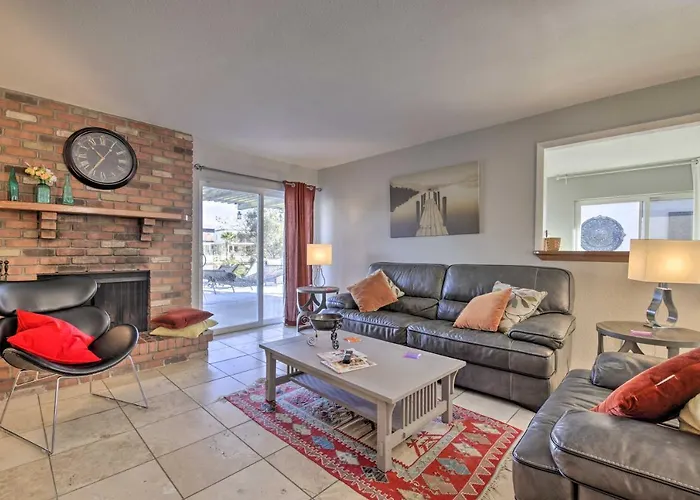 Sun Deck, Hot Tub! Lakefront House * Tempe
