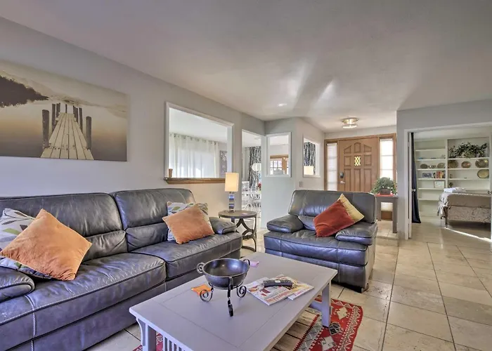 Sun Deck, Hot Tub! Lakefront House * Tempe