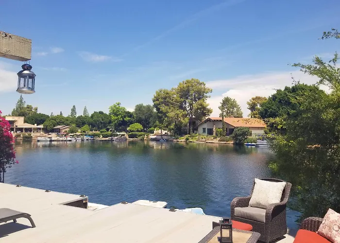 Holiday home Sun Deck, Hot Tub! Lakefront House