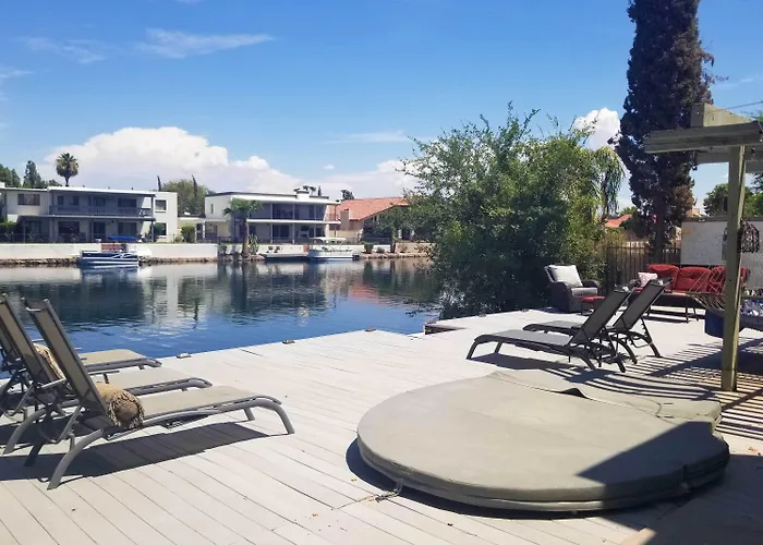 Sun Deck, Hot Tub! Lakefront House Tempe